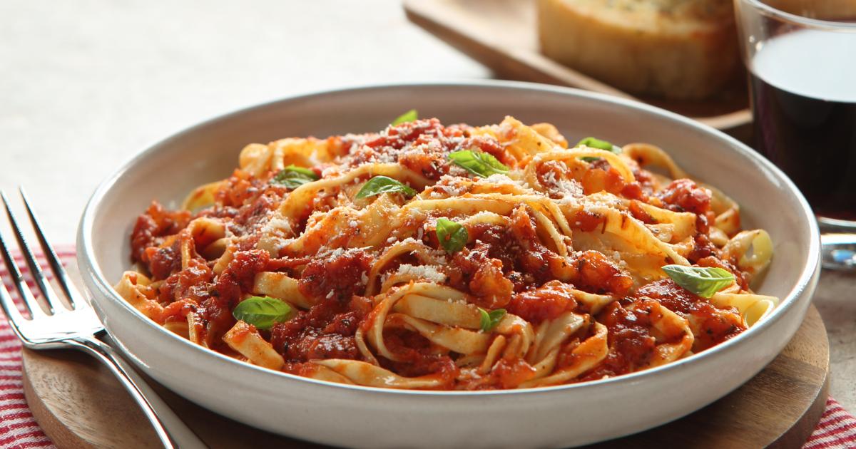 Easy Pasta Pomodoro | Kowalski's Markets