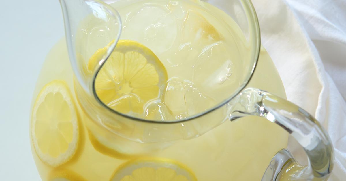 Easiest Fresh Lemonade | Kowalski's Markets