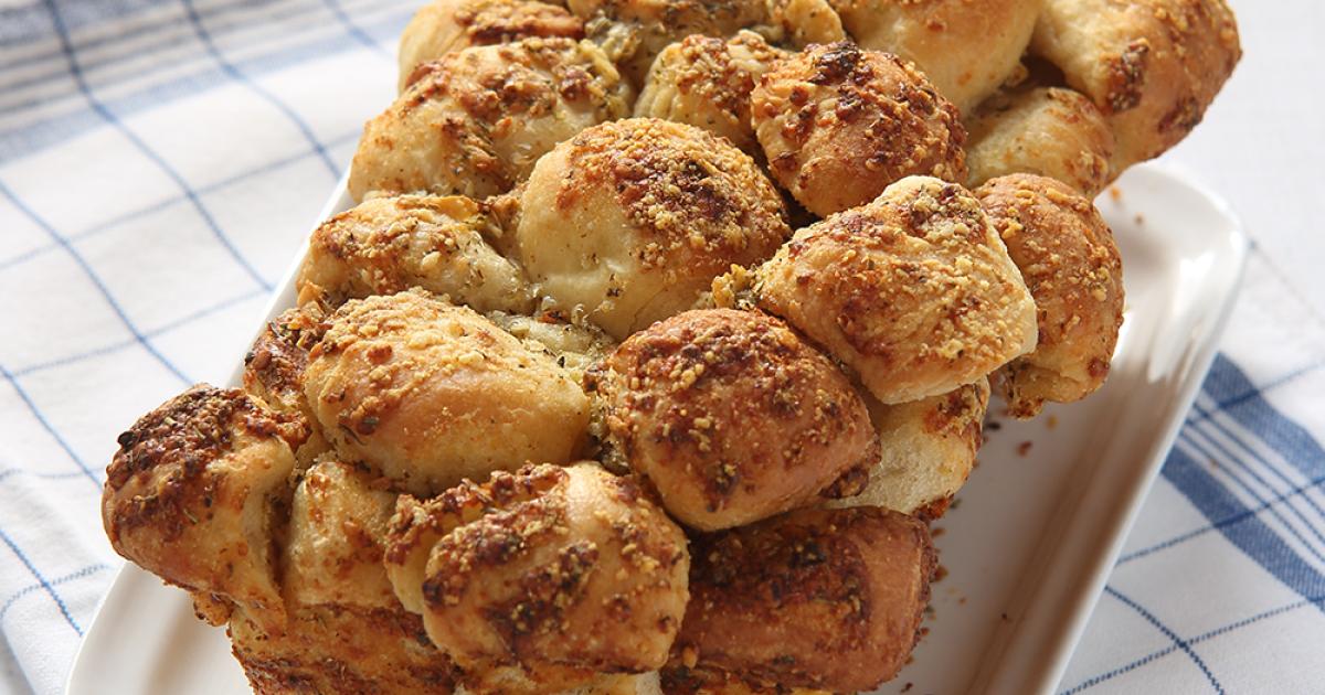 Garlic Parmesan Monkey Bread | Kowalski's Markets