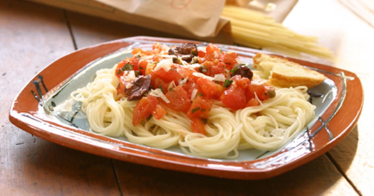 Easy Pasta with Tomatoes, Capers and Olives | Kowalski's Markets