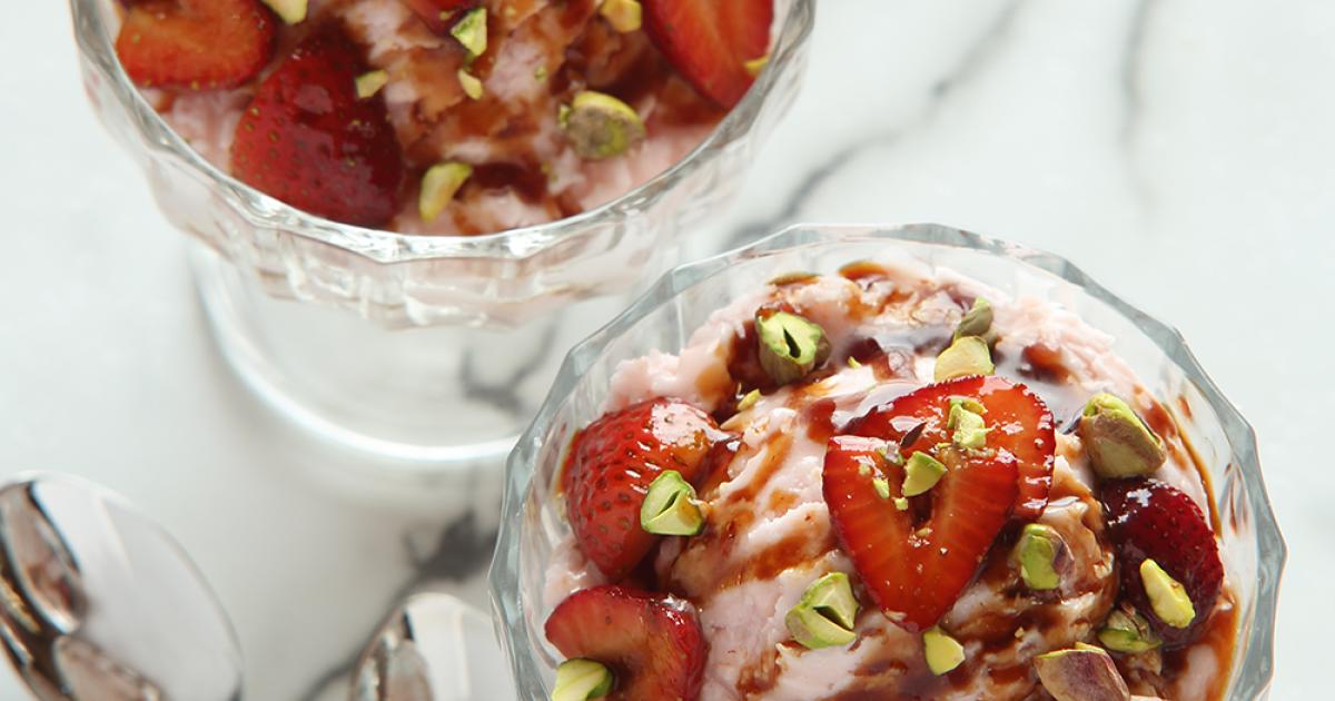 Strawberry Balsamic Sundaes | Kowalski's Markets