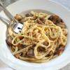 Garlicky Mushroom Linguine